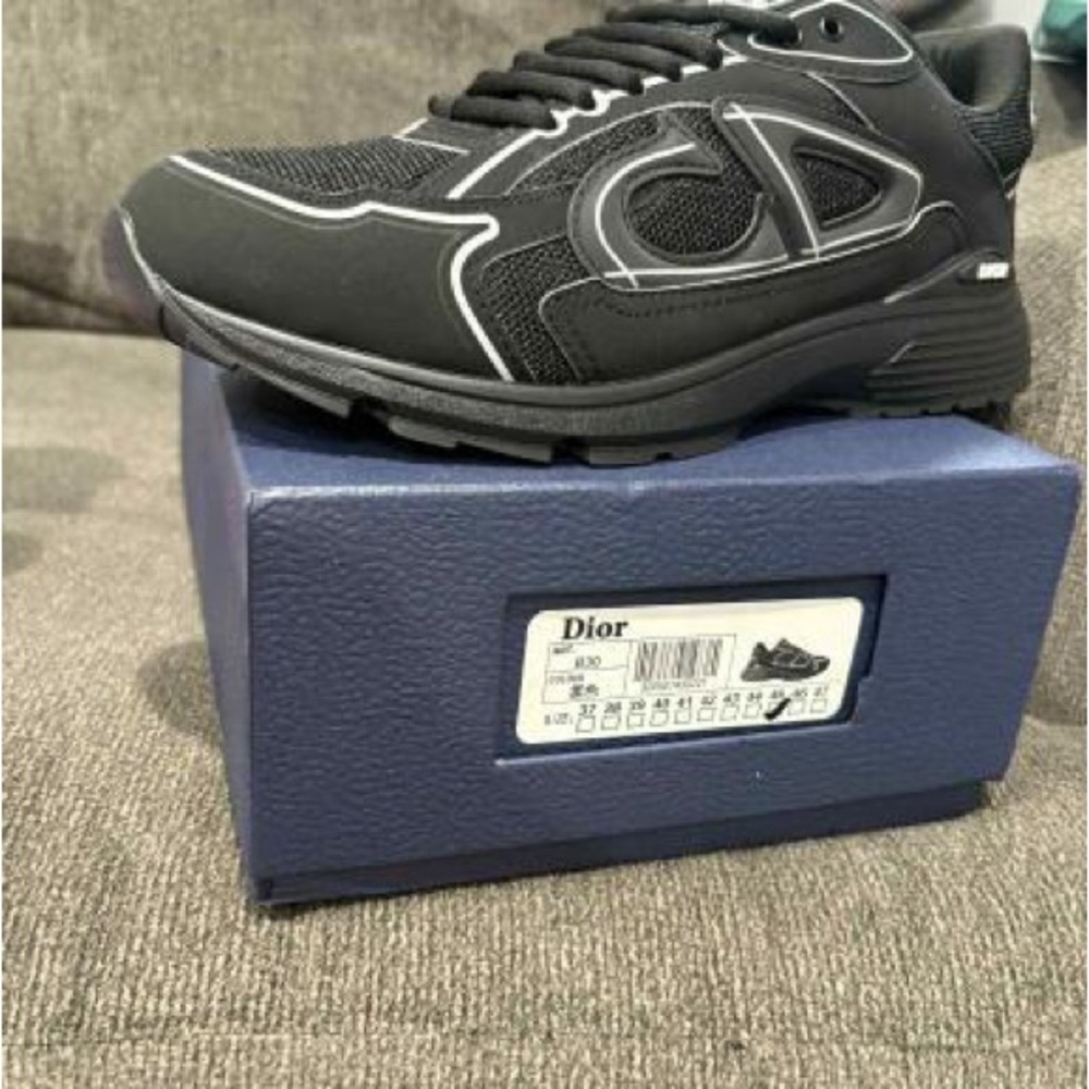 Dior Black Sneakers Modern Comfort Design